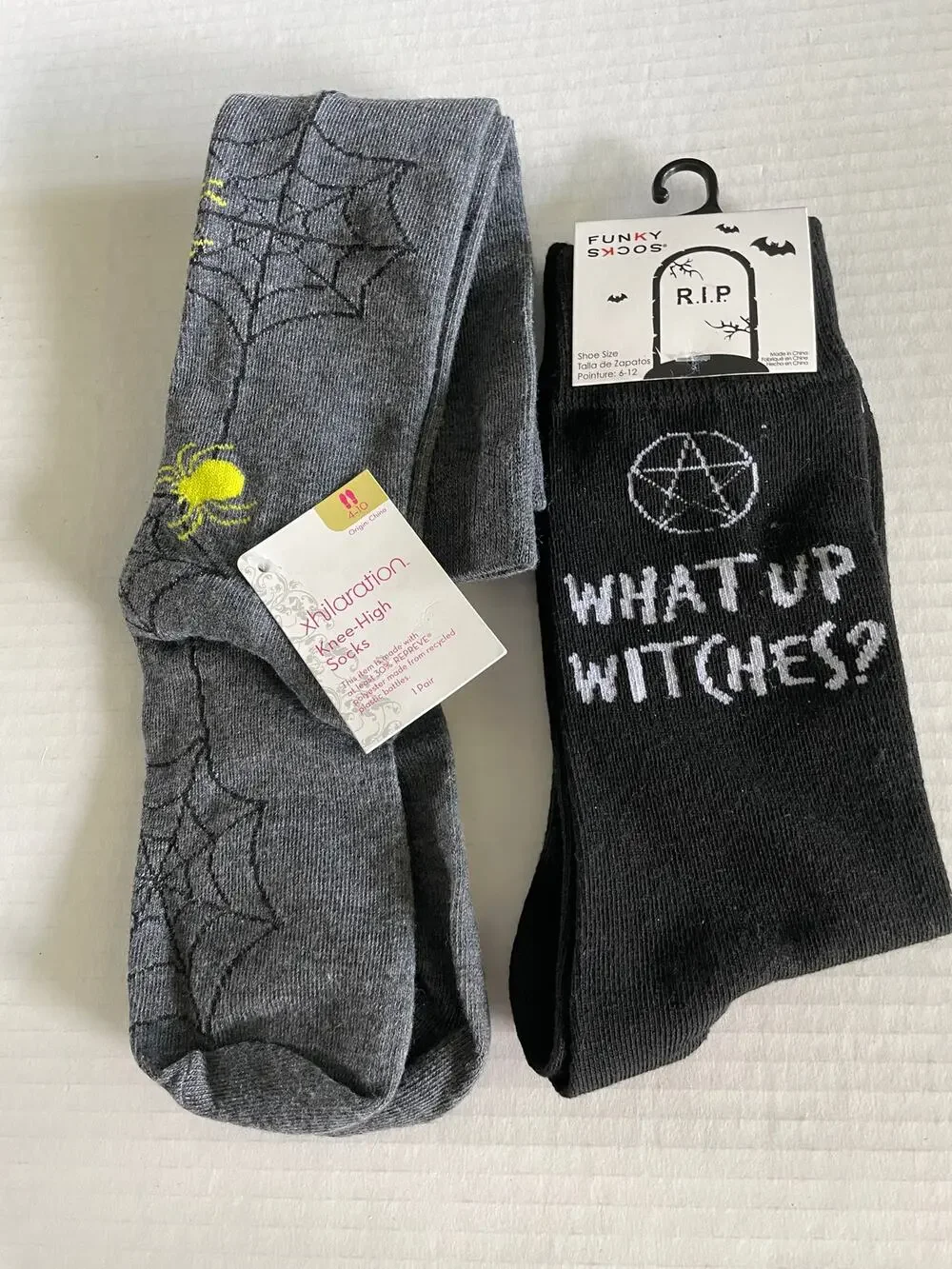 2 PAIR SPIDER WEBS WHAT UP WITCHES HALLOWEEN SOCKS NEW